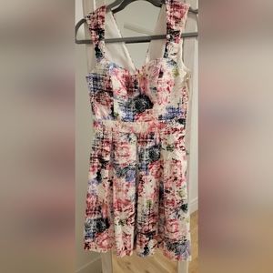 Guess casual floral dress with side pockets / Size 2